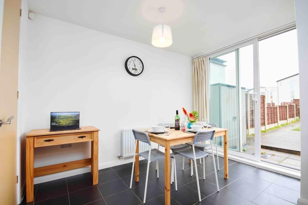 Dellehomes- Free Parking, Wfh, Family-Friendly Manchester Eksteriør bilde