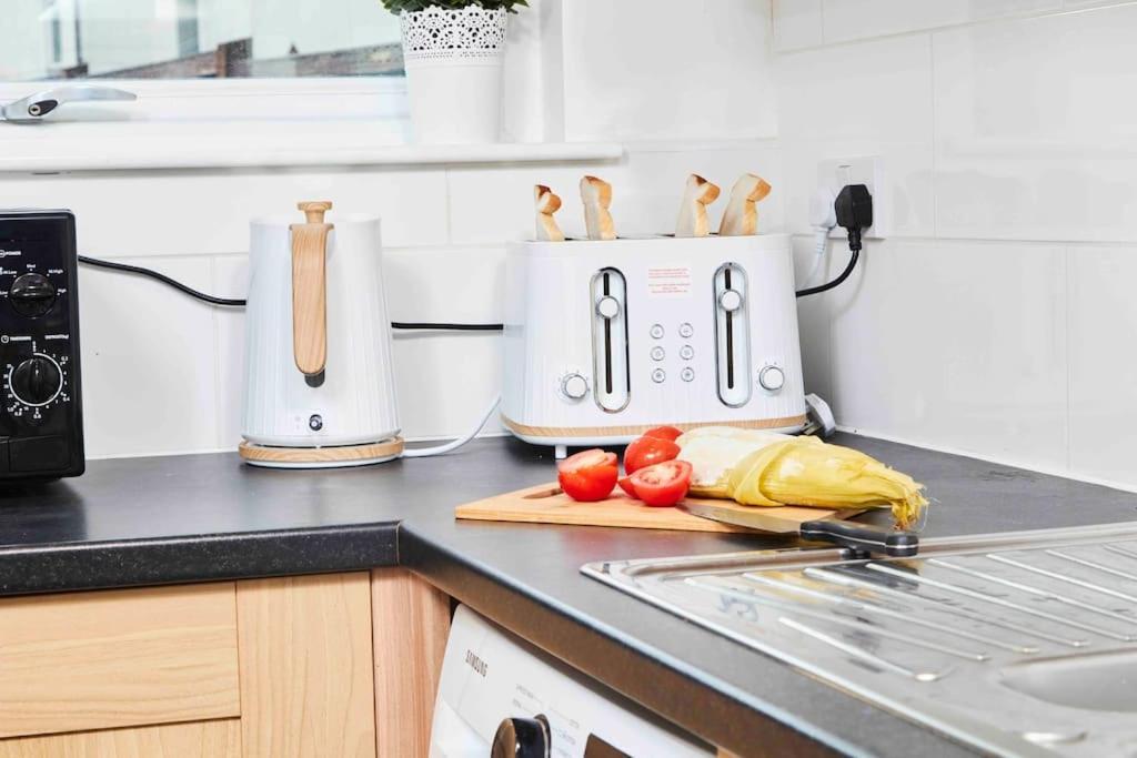 Dellehomes- Free Parking, Wfh, Family-Friendly Manchester Eksteriør bilde