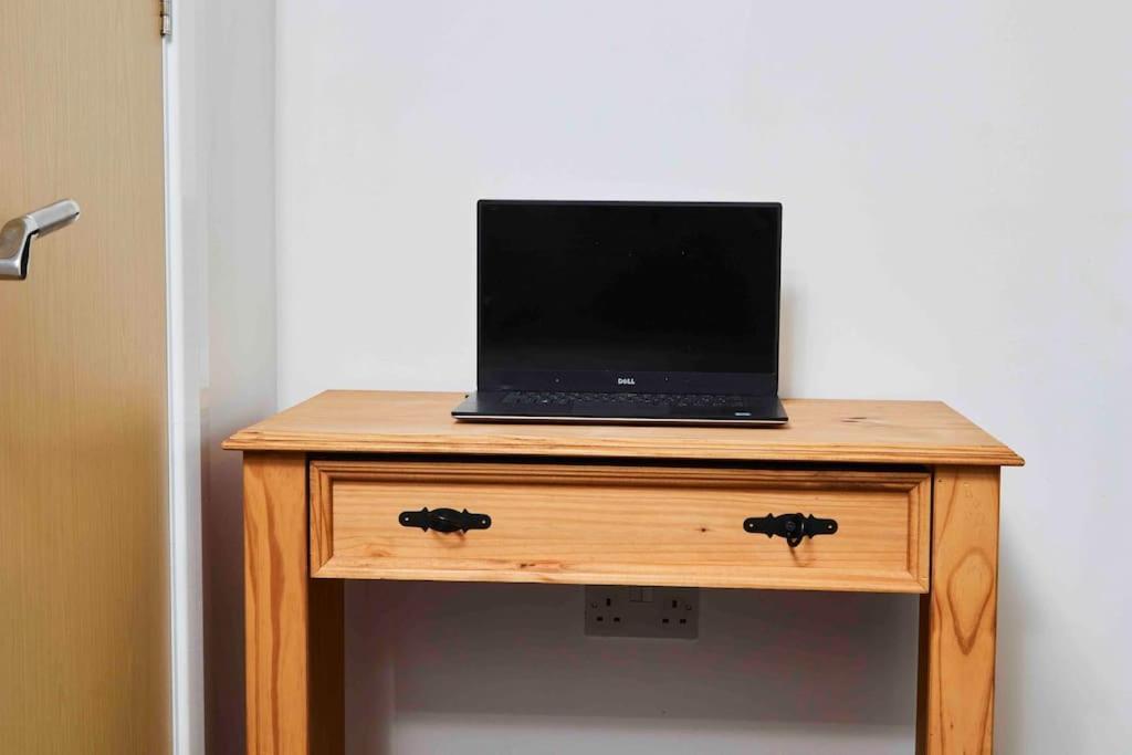 Dellehomes- Free Parking, Wfh, Family-Friendly Manchester Eksteriør bilde
