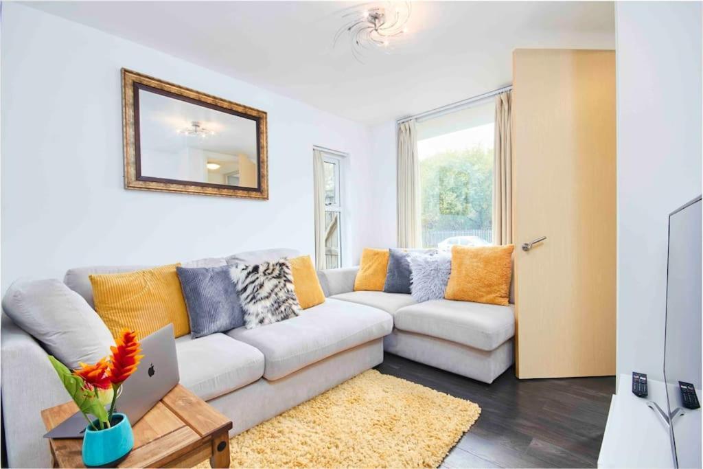 Dellehomes- Free Parking, Wfh, Family-Friendly Manchester Eksteriør bilde