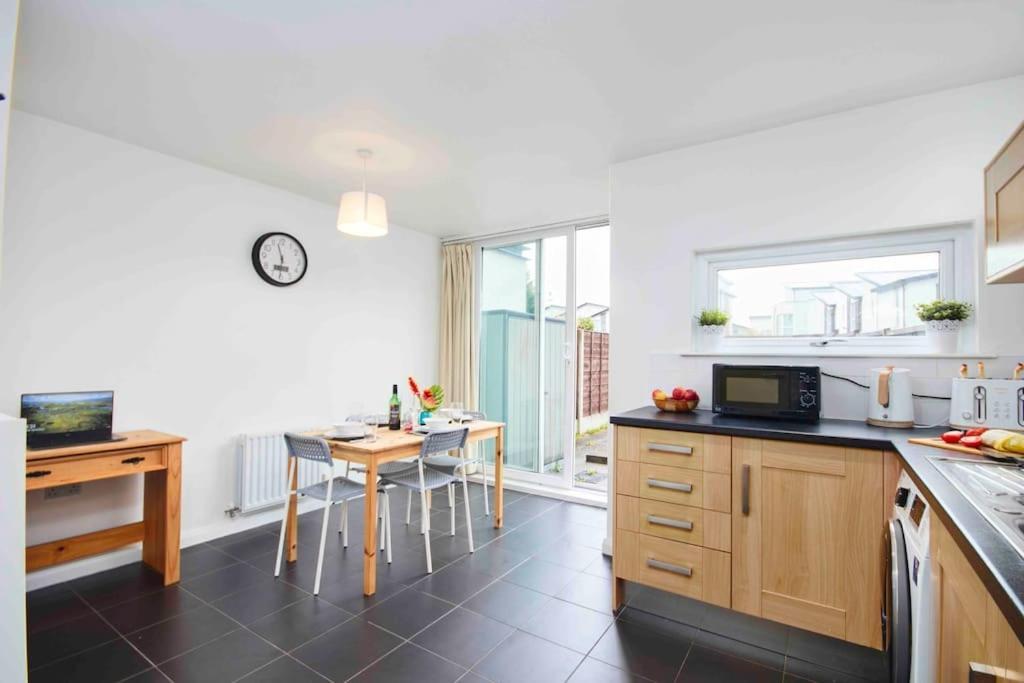 Dellehomes- Free Parking, Wfh, Family-Friendly Manchester Eksteriør bilde